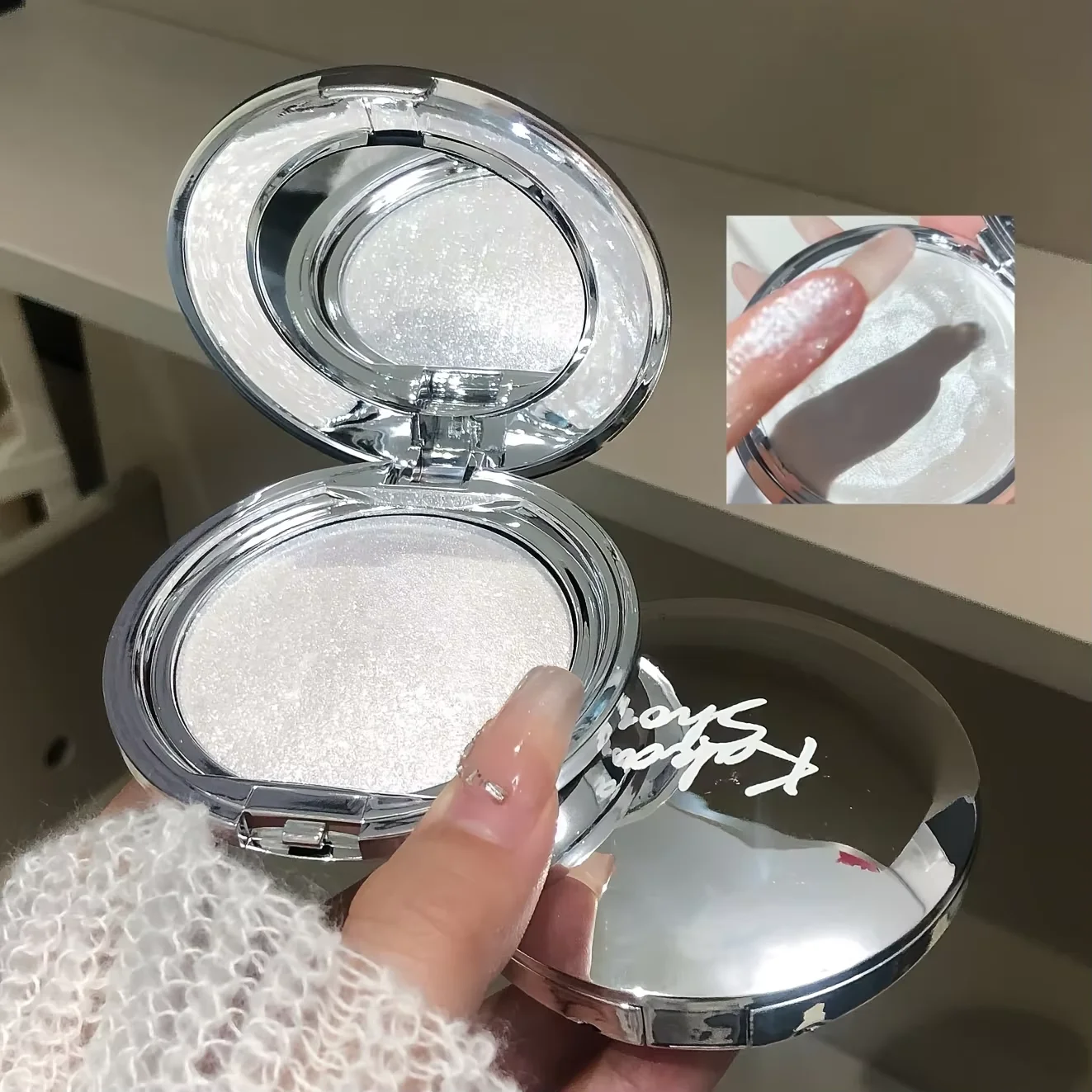 Diamond Glitter Cream Highlighter for Face & Eyes, Long-Lasting Shimmer Glow - Image 2